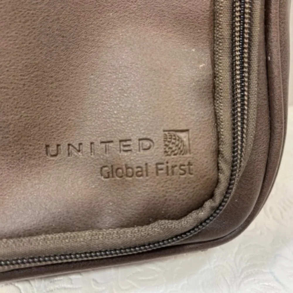 United Global First Airline Brown Toiletry Shaving Cosmetic Zip Travel Bag7x7.5